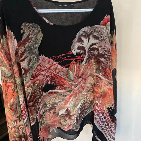 New Look Black Floral Semi-Sheer Lined Poncho - Picture 3 of 8